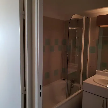 With 2 Bedrooms In With Wonderful Sea View Shared Pool Furnished Terrace 100 M From The Beach شقة *