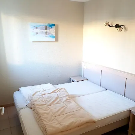 شقة With 2 Bedrooms In With Wonderful Sea View Shared Pool Furnished Terrace 100 M From The Beach آجد